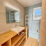 Holiday home Maison Magnolia Jardin & Terrasse Proche Centre *