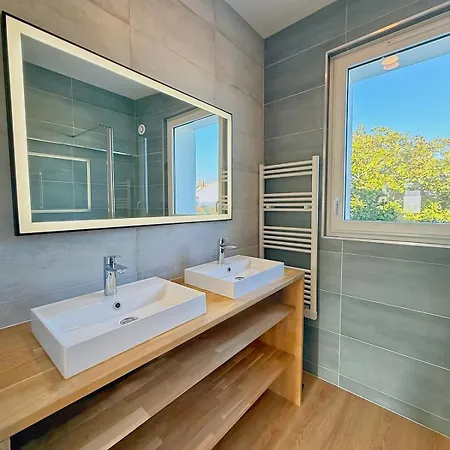 펜션 Maison Magnolia Jardin & Terrasse Proche Centre 라로셸